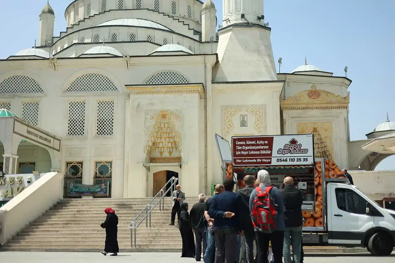 İstanbul'da Cenaze, Mevlüt ve Özel Günlerde Lokma Dağıtımı
