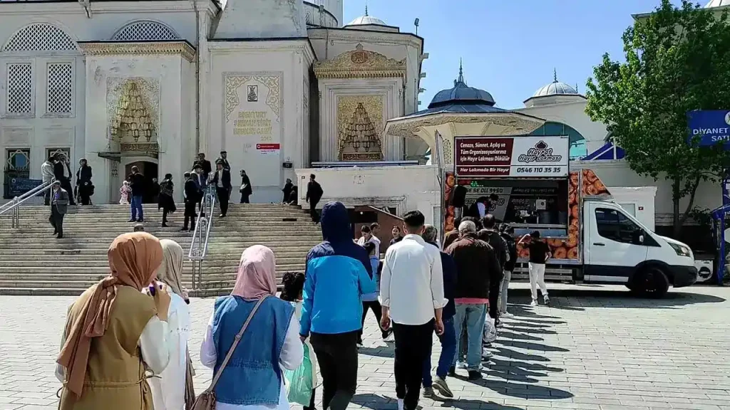 Hayır Lokması İstanbul – Lokma Döktürme ve Dağıtım Hizmeti